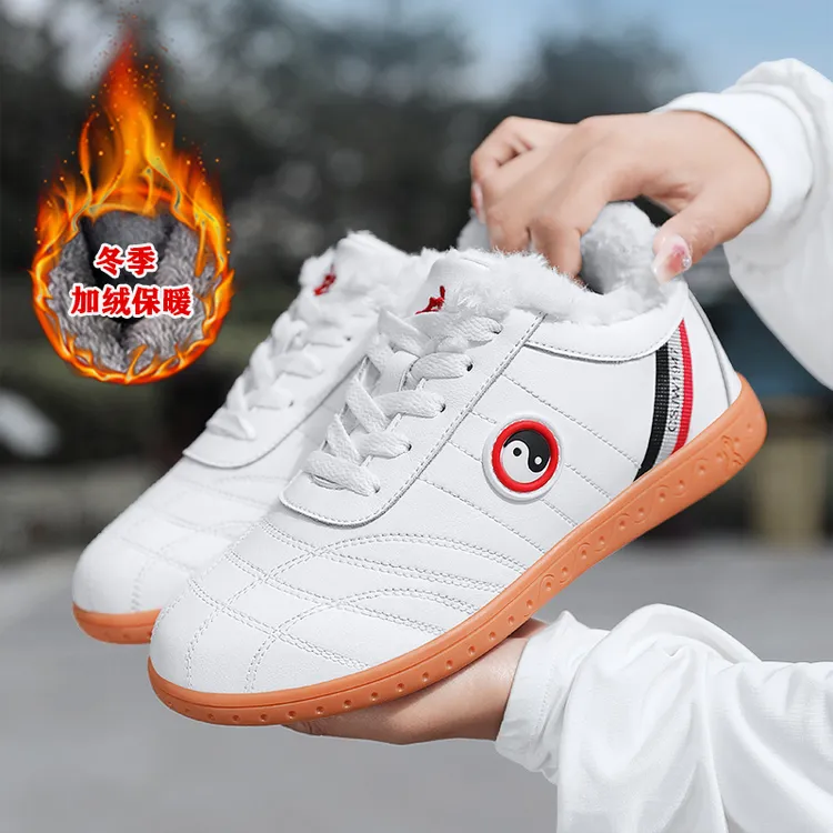 冬季新款皮面太极鞋女保暖牛筋底晨练太极拳练功鞋男武术加绒棉鞋
