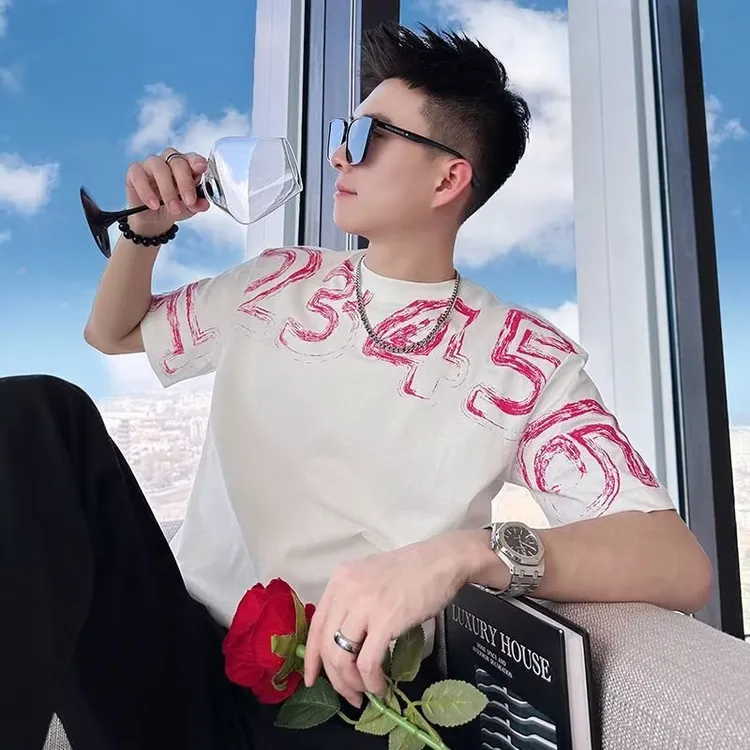 设计感印花T恤男短袖夏季潮牌痞帅半袖体恤2025新款男士薄款上衣