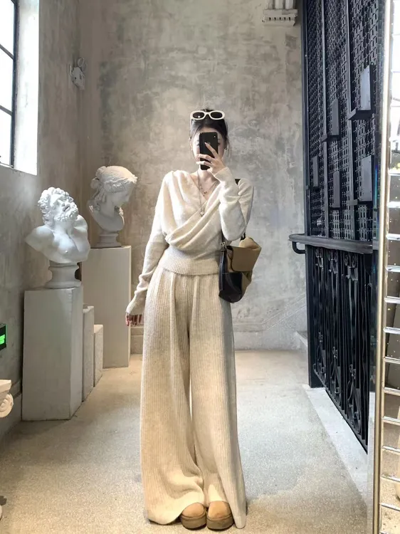 秋冬韩系胖MM设计感显瘦套装交叉针织上衣拖地阔腿裤两件套541269