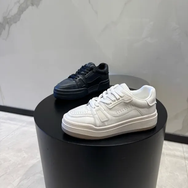 秋季新款增高防滑百搭洋气真皮高档爆款女鞋低帮休闲板鞋洗水做旧