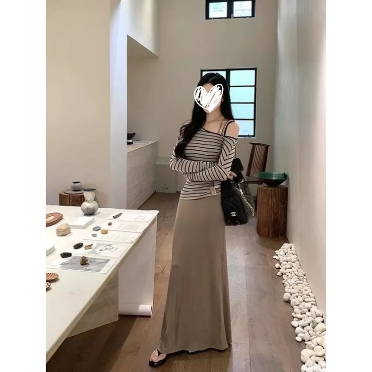 轻熟风时尚休闲套装斜肩条纹上衣+纯色法式气质长裙
