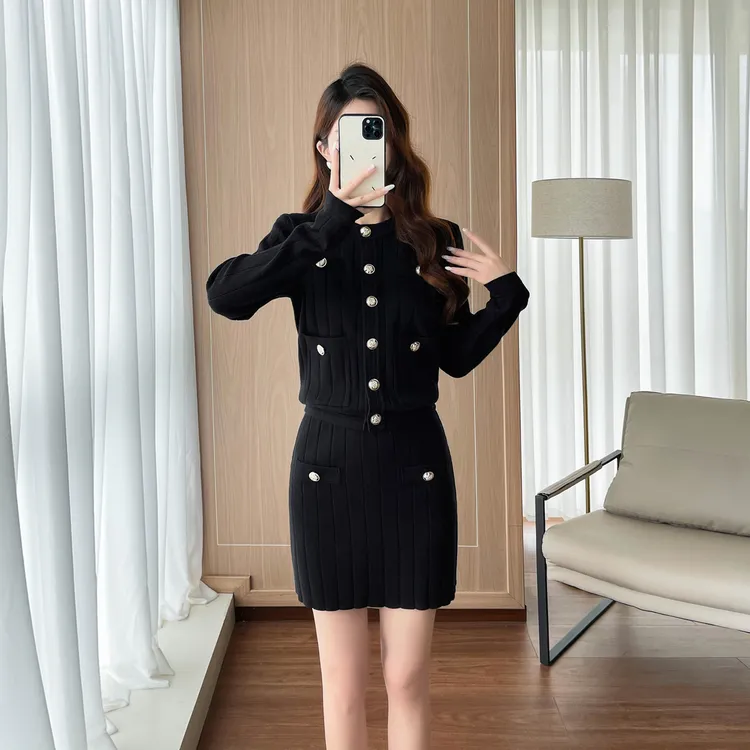 法式设计感小香风针织套装女秋冬季新款高级感短款外套半身裙套装