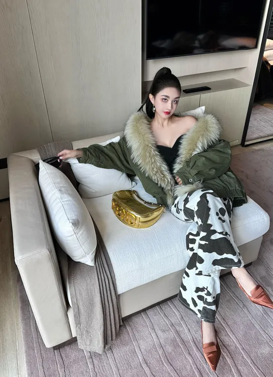 2024 秋冬MIYUFUTUR“暖芯大鹅“加厚羽绒大毛领外套（衣长70）