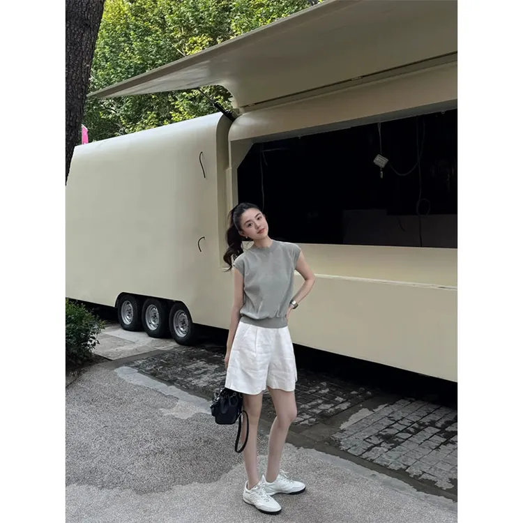 简约休闲风气质高级感圆领百搭灰色T恤上衣高腰百搭直筒短裤套装