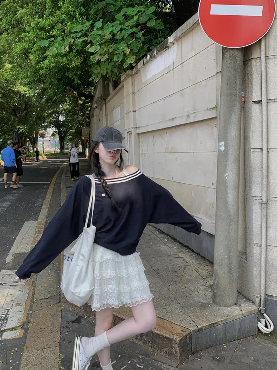 2025秋季新款韩系洋气ins显瘦斜领露肩长袖针织上衣百搭半裙套装