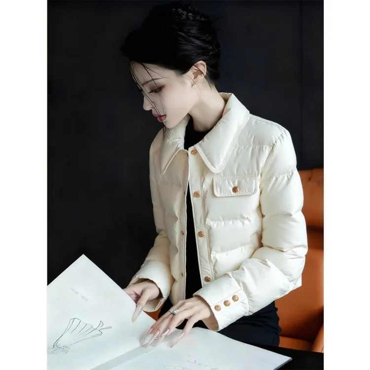 【当日发货】洋气减龄翻领短款上衣高端时髦韩系小香风白色棉服外套
