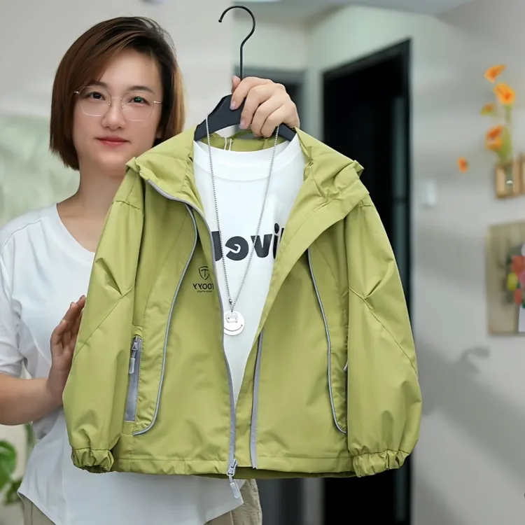 2025新款男童外套春秋款儿童冲锋衣户外服防风上衣男孩工装衣服潮