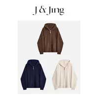 J&Jing-「牛乳酥酥绒」-秋冬季宽松百搭保暖连帽羊羔毛外套Y24381