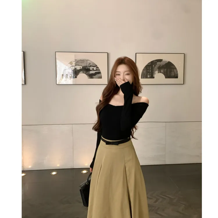 SZA【秋日舞曲】秋季新款一字肩性感露肩纯色长袖打底针织衫A-2242