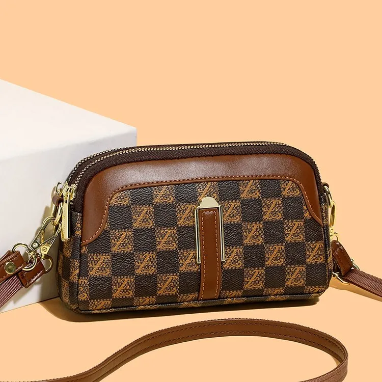 新款时尚简约单肩斜挎包119咖色