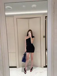 Lovemomo·斜肩金丝修身连衣裙