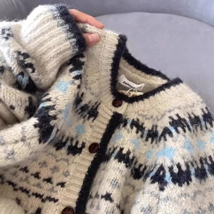 高级感复古提花圆领针织开衫女秋冬加厚单排扣宽松费尔岛毛衣外套