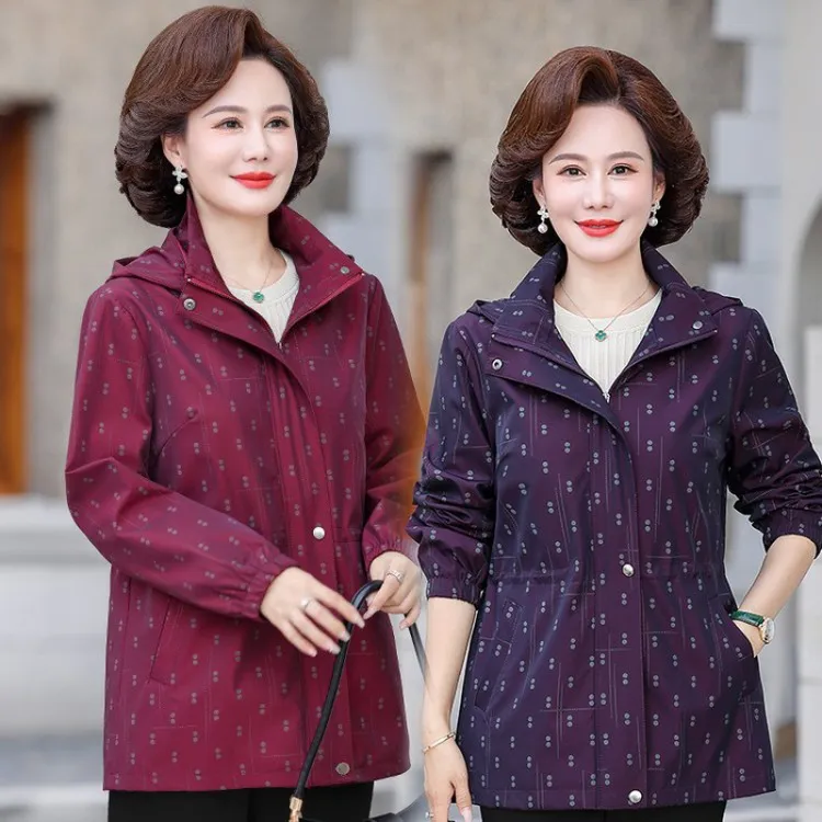 7XL特大码胖妈妈春装春秋外套洋气中老年人风衣宽松新款上衣200斤