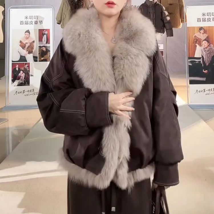 2025冬季宽松可拆毛领棉衣明线元素设计别致保暖高级日常穿搭