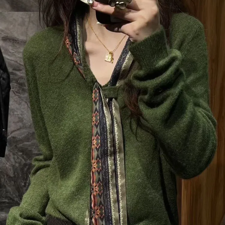 高品质气质绿色v领系带针织衫女2025秋季新款宽松显瘦慵懒上衣潮