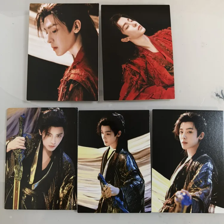 侯明昊写真卡直拍发5张入青云官卡正品售出不退不换