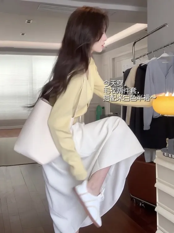 早秋2025新款韩系穿搭一整套高级感洋气减龄针织开衫裙子两件套装