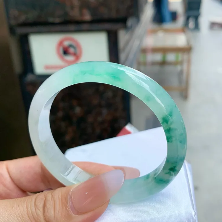 天然翡翠冰飘花55贵妃冰种翡翠