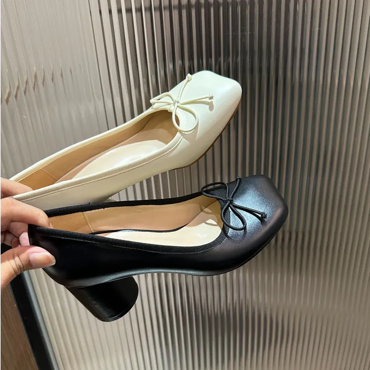 新款百搭蝴蝶结芭蕾舞鞋2025秋爆款方头粗跟黑色玛丽珍包头女单鞋
