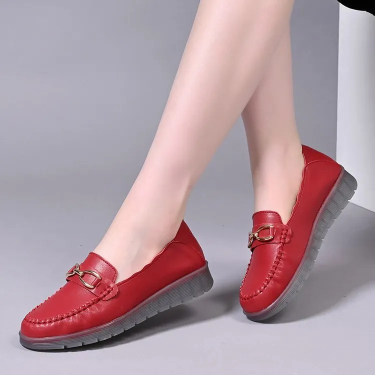 软底软面舒适一脚蹬秋季透气防滑一脚蹬单鞋美感刺绣风真皮妈妈鞋