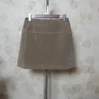 复古老钱风卡其色麂皮绒 A 字短裙