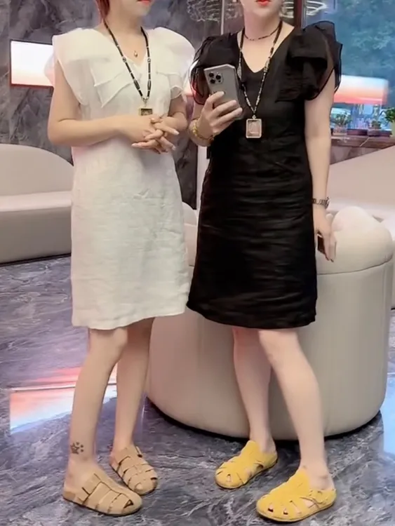 夏季新款时尚肩妃子轻薄连衣裙短袖V领洋气减龄宽松显瘦中长裙子