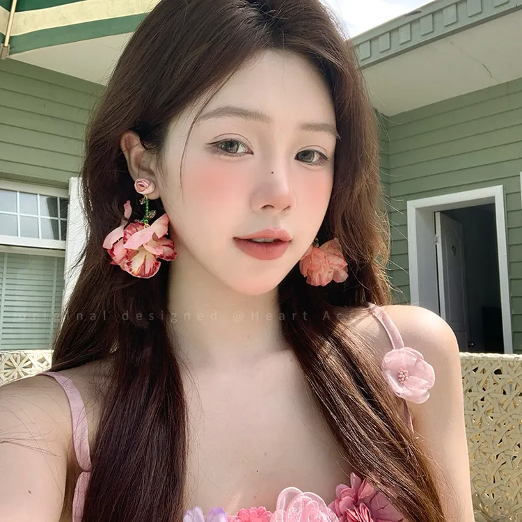 铜合金布艺耳饰 超仙甜美花朵耳环夸张网红串珠耳钉小众设计耳饰