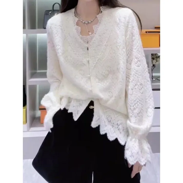 法式时尚温柔风打底蕾丝v领气质内搭短款减龄长袖上衣女新款2025