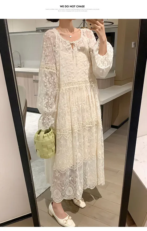 夏季杏色喇叭长袖蕾丝连衣裙宽松大码法式镂空甜美慵懒风时尚长裙
