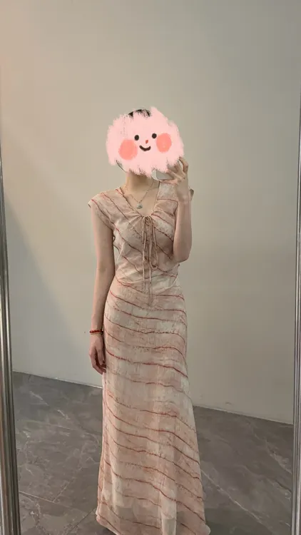 【颂宋】夏季气质显瘦收腰设计感印花美静在这粉色连衣裙DT1327