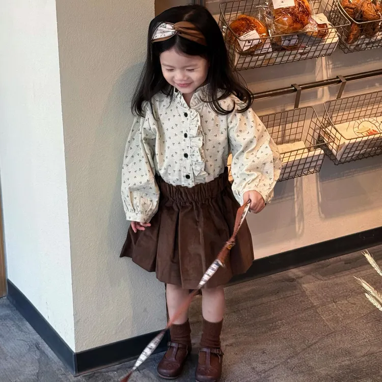 小思家2025女童秋季韩版洋气ins风碎花竖排口衬衫纯色百褶裙套装