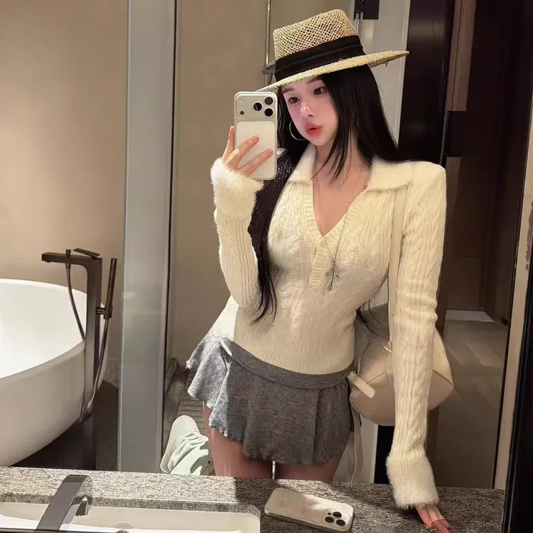 曼曼【甜欲冬约】韩版纯欲北极绒毛毛翻领麻花针织毛衣