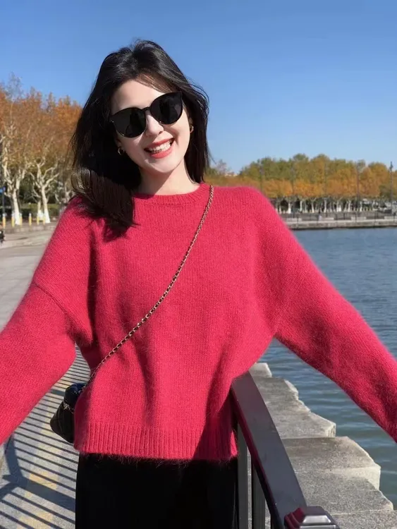 【野蔷薇】法式玫红色圆领套头针织上衣毛衣打底衫高腰黑色半裙套装