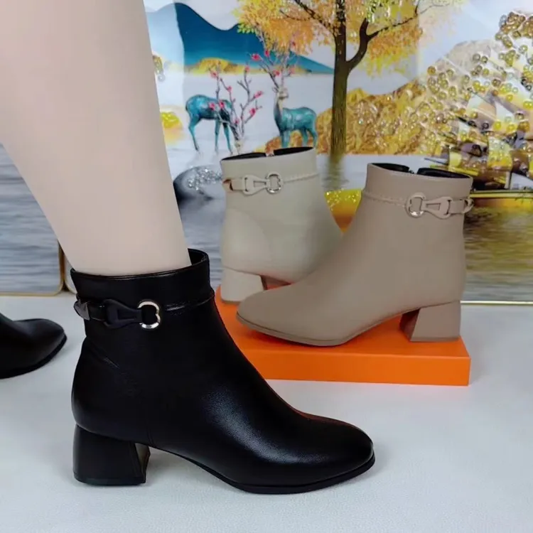 新款3公分方跟加棉保暖时尚舒适妈妈女靴秋冬百搭高跟靴女士软底