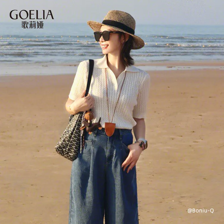 歌莉娅 秋季新品  镂空绞花POLO领毛衣  1E7C5G190