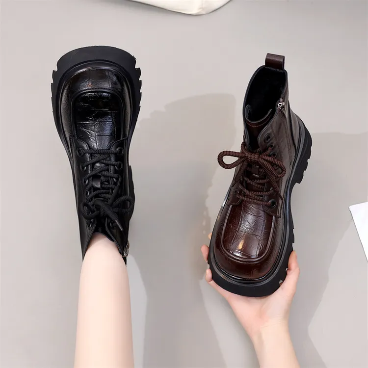 厚底羊毛马丁靴女2025新款冬季洋气增高短靴复古加绒雪地靴小码34