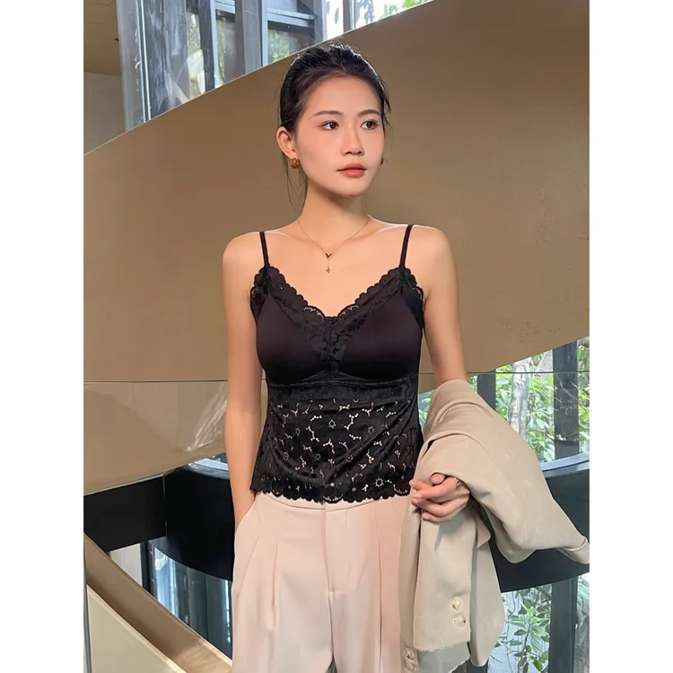 黑色v领蕾丝吊带背心女2025新款秋季带胸垫短款内搭打底上衣外穿