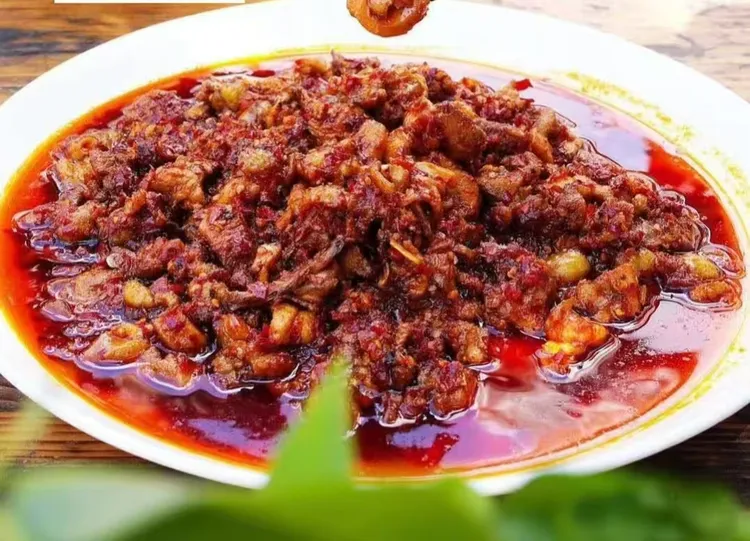 曲靖沾益辣子鸡地道食材有滋有味