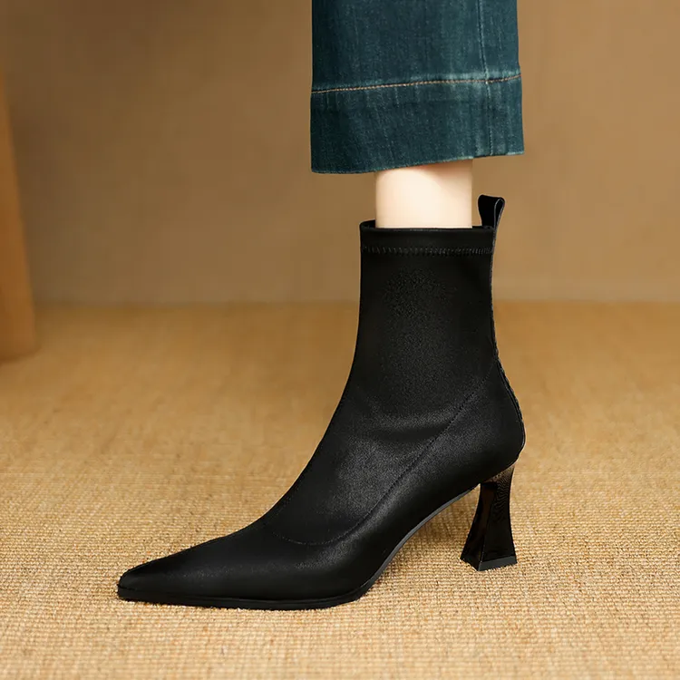 7.5cm简约百搭复古瘦瘦靴细跟尖头高跟短靴百搭高跟弹力靴配大衣