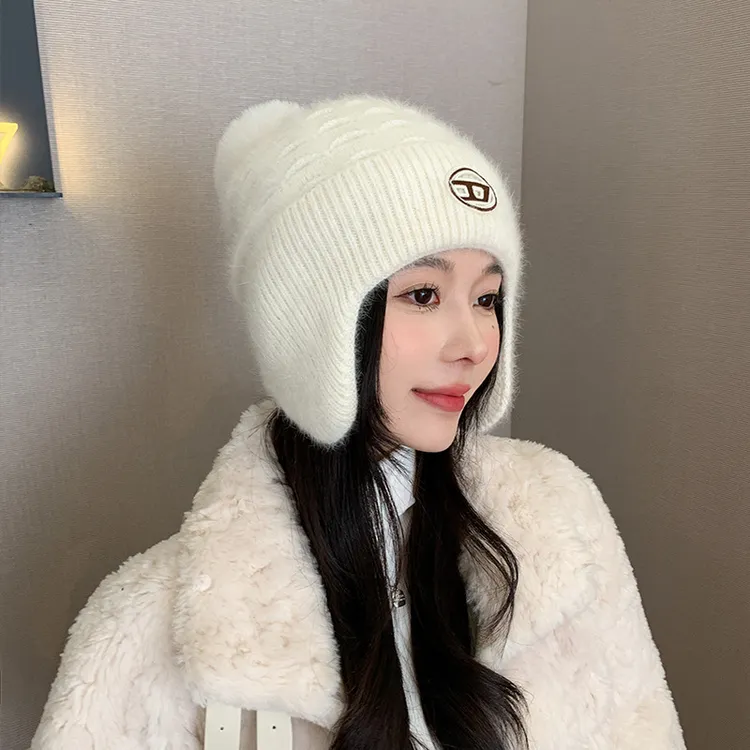 女士秋冬加绒毛线帽子护耳防寒骑行运动毛球针织套头帽