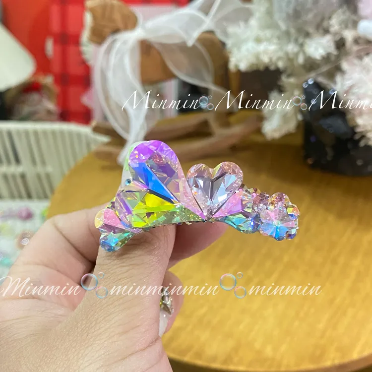 闵闵｜施华洛爷爷心顶夹糖果色轻奢梦幻满钻皇冠月牙款