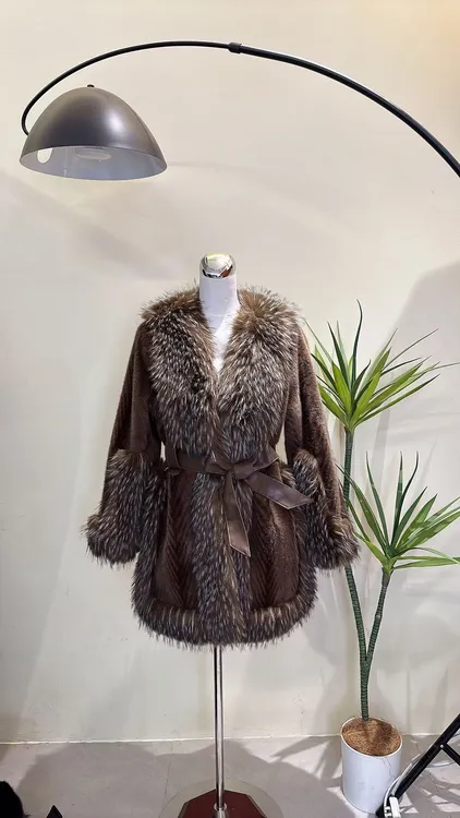 欧式厚款长袖拼接女法式短外套网红冬季女士气质毛领25012设计师