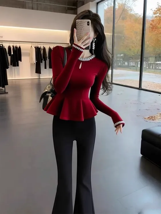 冬季独特漂亮上衣韩系绝美巨好看洋气减龄小众不撞款红色针织衫女