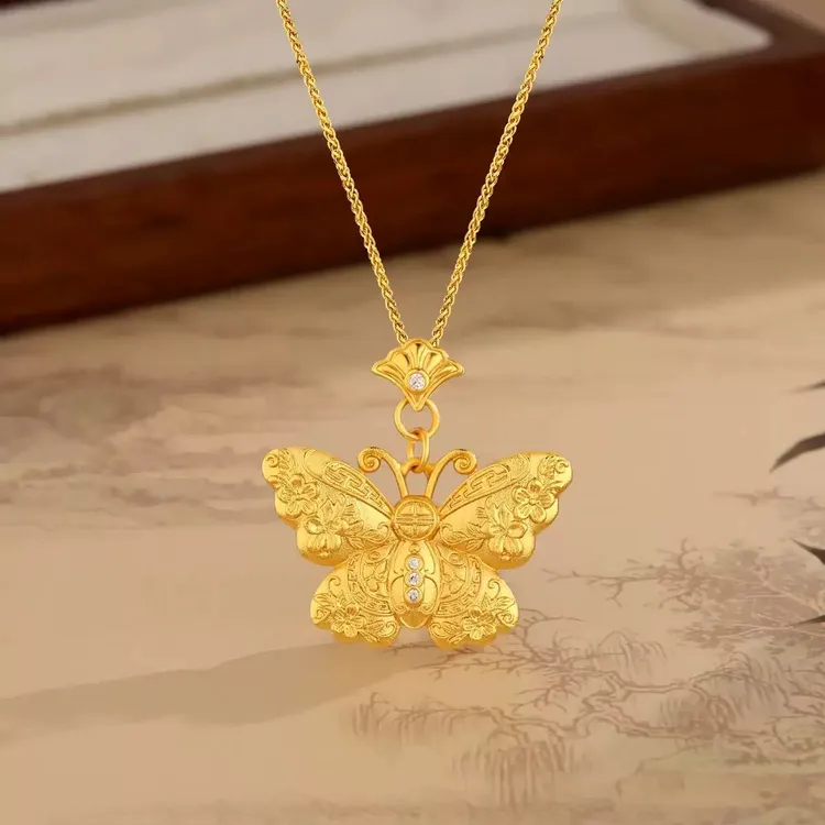 铜合金项链 古法金色大蝴蝶錾刻吊坠项链手工镶嵌挂坠精美气质