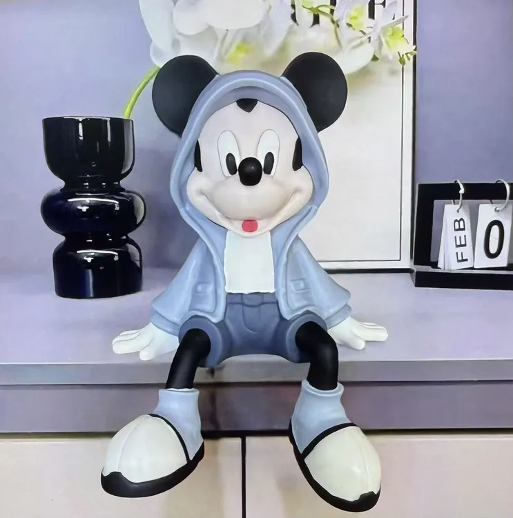 蓝灰披风米奇电视柜装饰摆件高级感小众客厅落地入户玄关柜手办