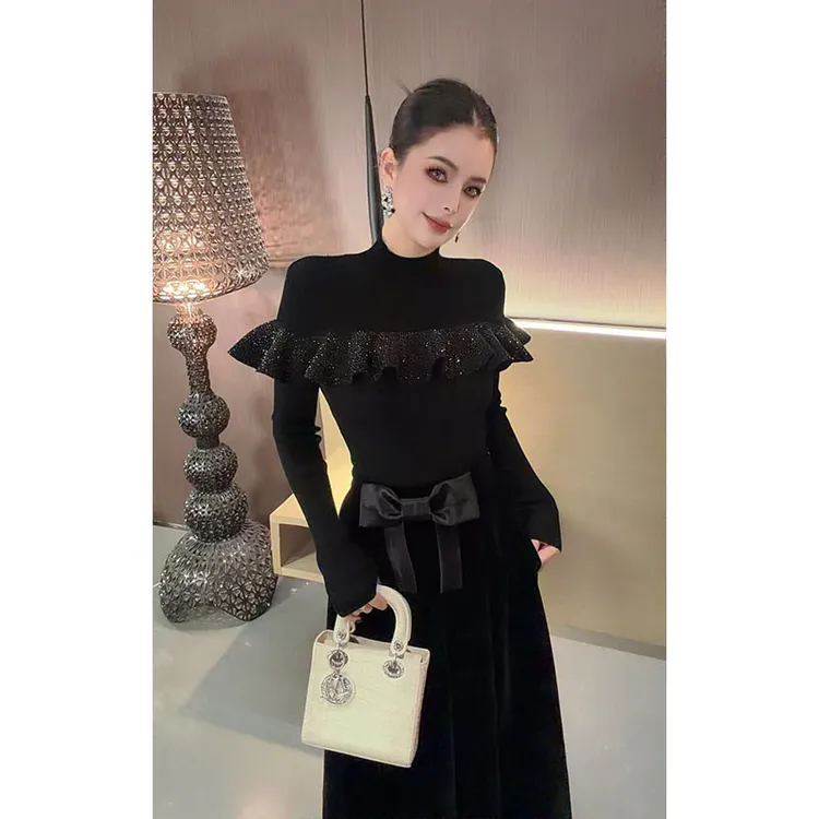 圆领木耳边烫钻拼接针织上衣CS31323