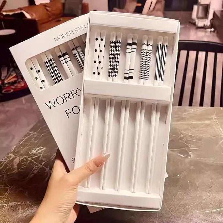 陶瓷筷子5双礼盒装家用一人一筷黑白赫本风骨瓷家庭快子