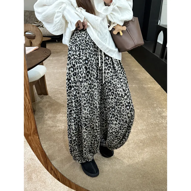 张涩涩“原野交响"客供定制豹纹 初冬灰色慵懒感花苞松紧腰阔腿裤