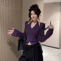 【CCDZ】早秋新品时尚设计感气质单排扣挂脖背心两件套针织上衣女