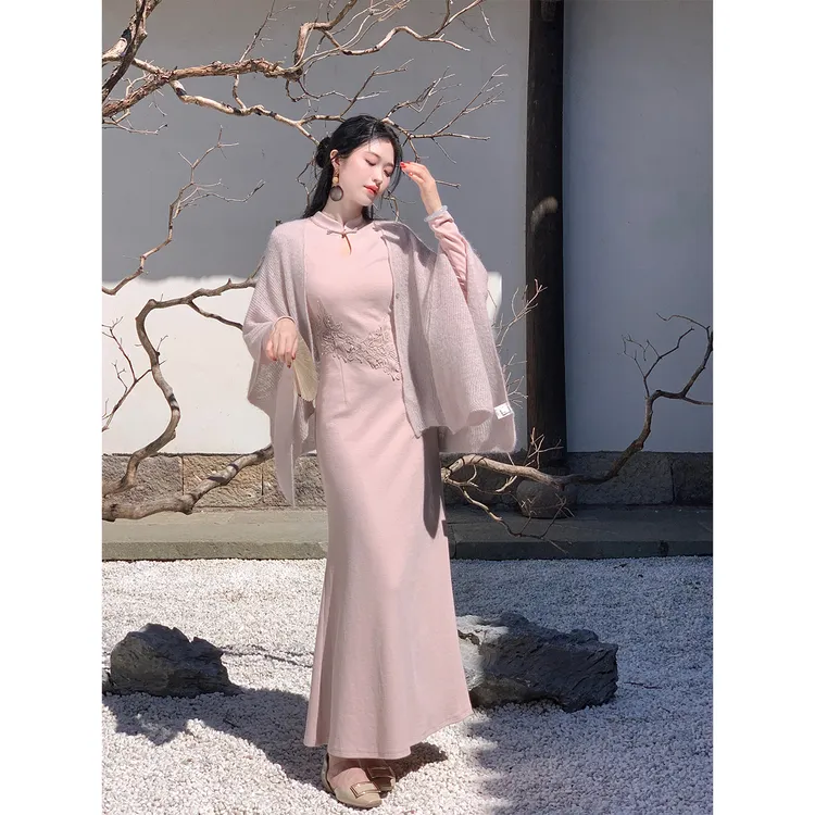 凌茜恣禾【粉莫言】国风新中式浅粉贴花裙温婉优雅气质高级感旗袍裙